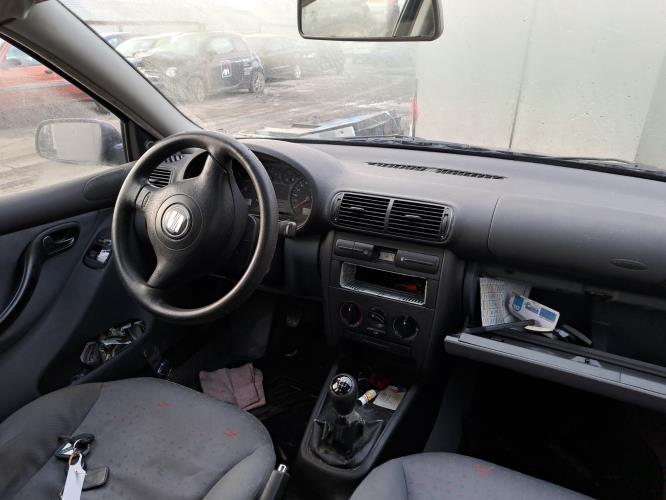 Image Feu arriere principal gauche (feux) - SEAT TOLEDO 2