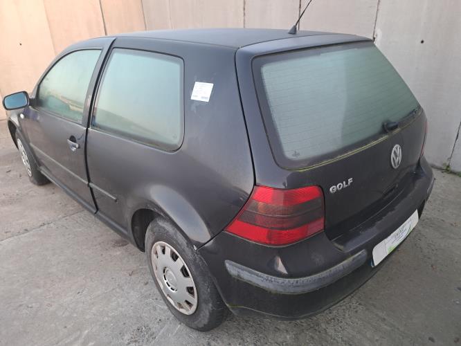 Image Plage arriere - VOLKSWAGEN GOLF 4