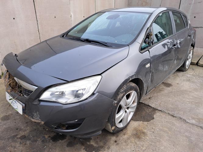 Image Capot - OPEL ASTRA J