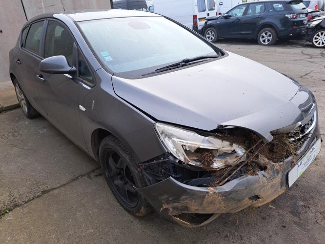 Image Capot - OPEL ASTRA J