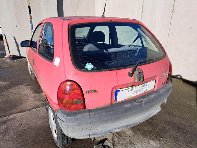 Image Feu arriere principal gauche (feux) - OPEL CORSA B