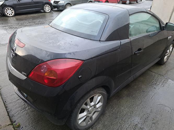 Image Capot - OPEL TIGRA 2