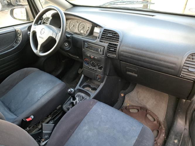 Image Feu arriere principal droit (feux) - OPEL ZAFIRA A