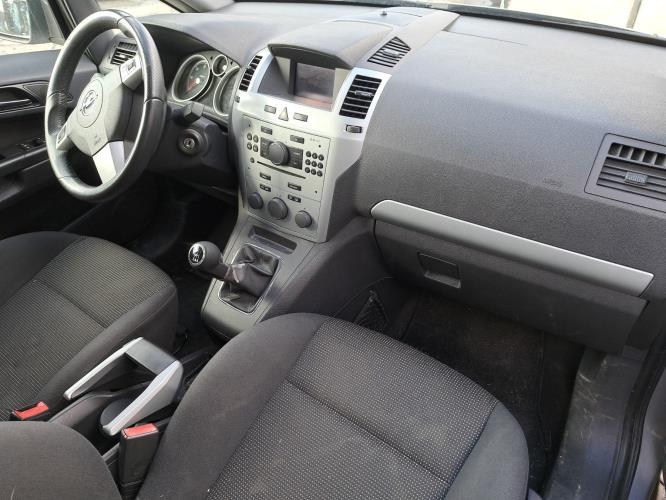 Image Capot - OPEL ZAFIRA B