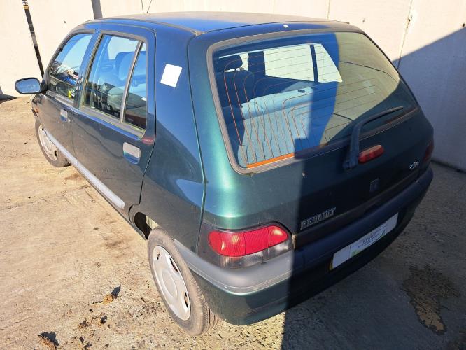 Image Pare choc arriere - RENAULT CLIO 1