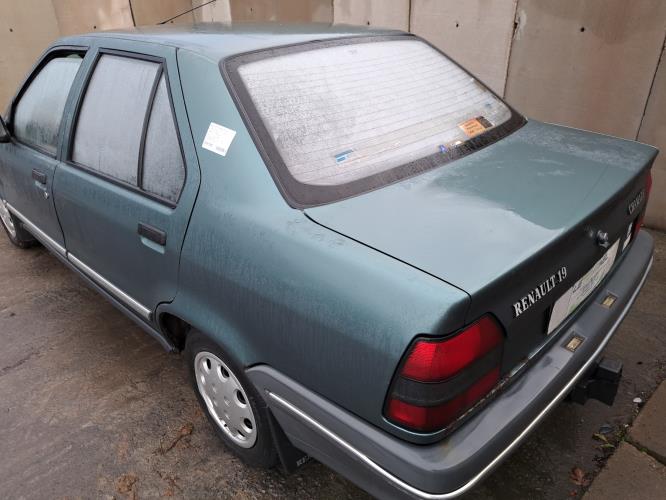 Image Anti brouillard droit (feux) - RENAULT R19