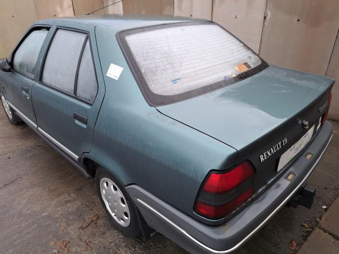 Image Anti brouillard droit (feux) - RENAULT R19
