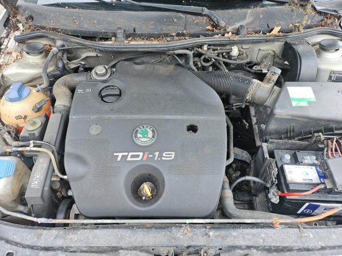 Image Feu arriere principal droit (feux) - SKODA OCTAVIA 1