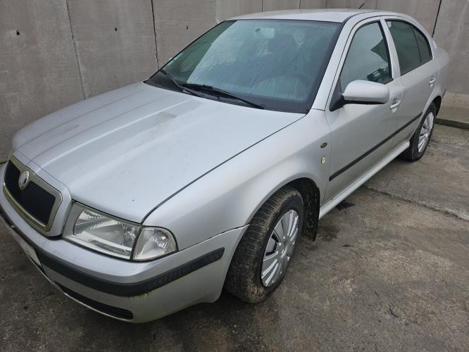 Image Feu arriere principal droit (feux) - SKODA OCTAVIA 1