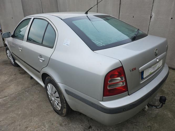 Image Feu arriere principal droit (feux) - SKODA OCTAVIA 1