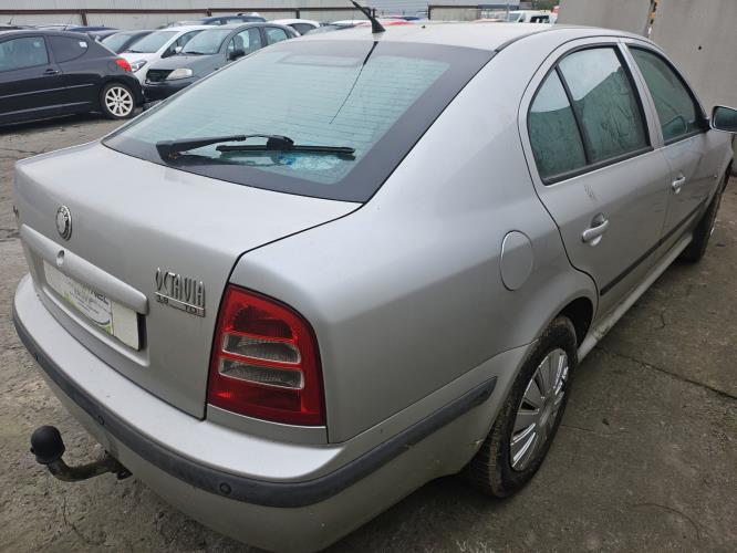 Image Feu arriere principal droit (feux) - SKODA OCTAVIA 1