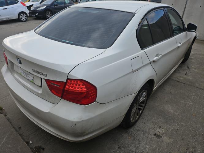Image Feu arriere principal gauche (feux) - BMW SERIE 3 E90
