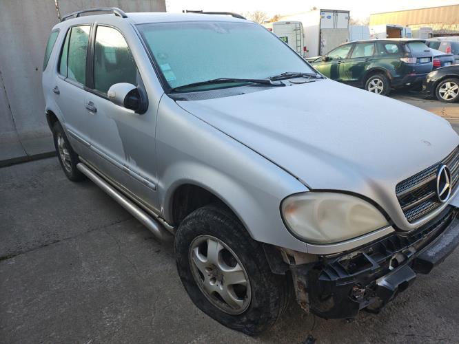 Image Porte avant gauche - MERCEDES CLASSE M 163