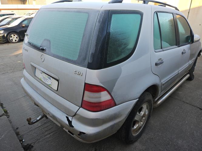 Image Porte avant gauche - MERCEDES CLASSE M 163