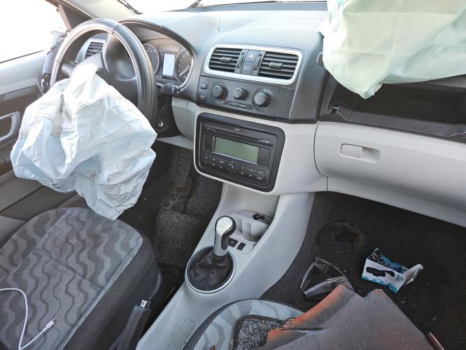Image Feu arriere principal gauche (feux) - SKODA FABIA 2