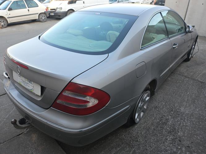 Image Porte avant droit - MERCEDES CLASSE CLK 209