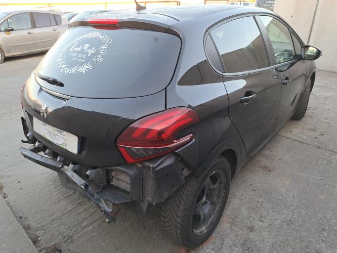 Image Ecran GPS - PEUGEOT 208 1