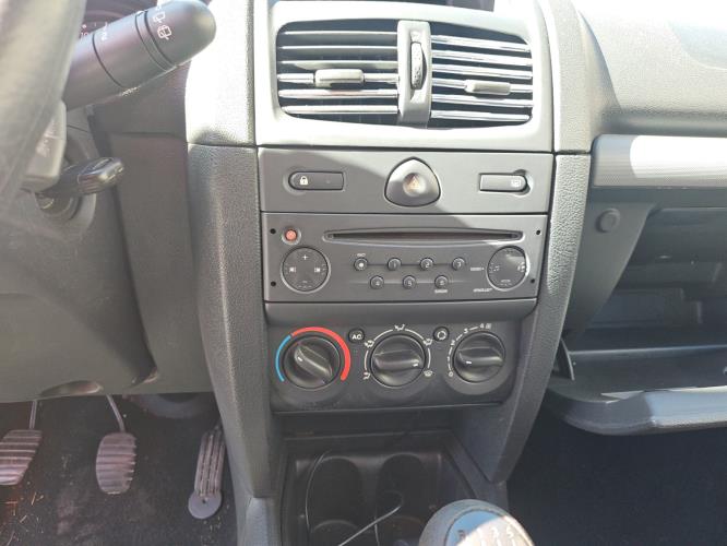 Image Autoradio d'origine - RENAULT CLIO 2 CAMPUS
