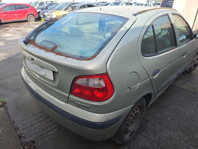Image Pare choc avant - RENAULT MEGANE 1