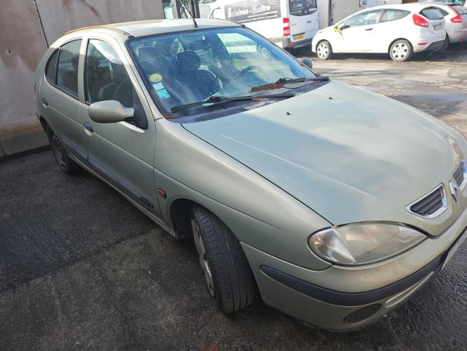 Image Pare choc avant - RENAULT MEGANE 1