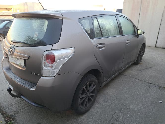 Image Renfort pare choc avant (traverse) - TOYOTA VERSO