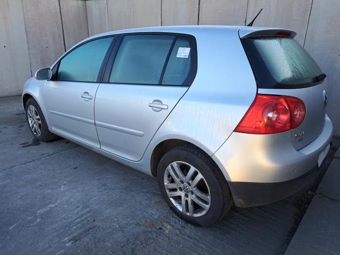 Image Plage arriere - VOLKSWAGEN GOLF 5