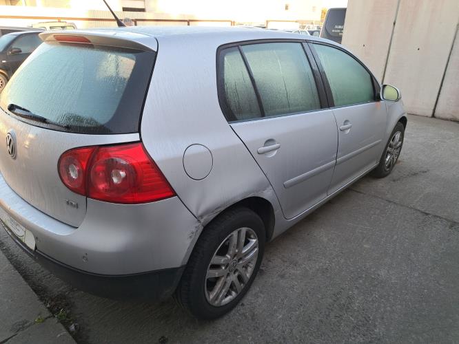 Image Plage arriere - VOLKSWAGEN GOLF 5
