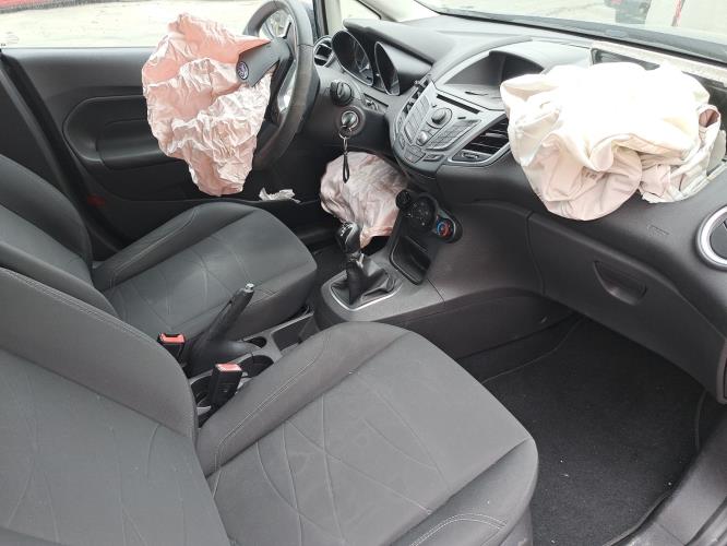 Image Feu arriere principal droit (feux) - FORD FIESTA 6