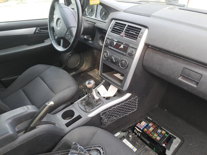 Image Feu arriere principal droit (feux) - MERCEDES CLASSE B 245