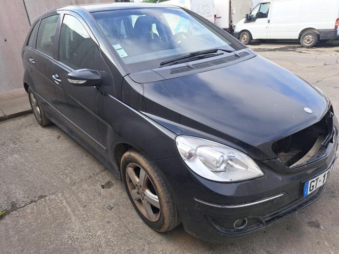 Image Feu arriere principal droit (feux) - MERCEDES CLASSE B 245