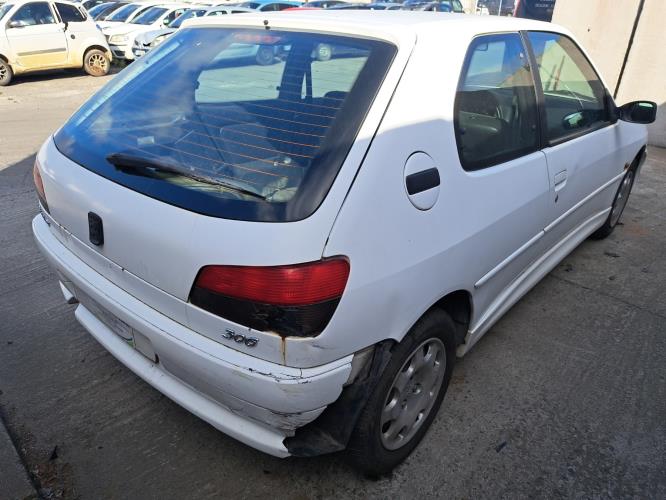 Image Feu arriere principal gauche (feux) - PEUGEOT 306
