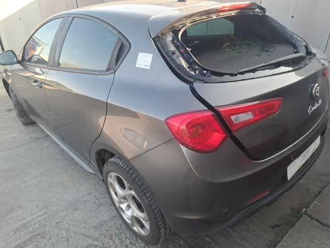 Image Feu arriere secondaire gauche (feux) - ALFA ROMEO GIULIETTA 2