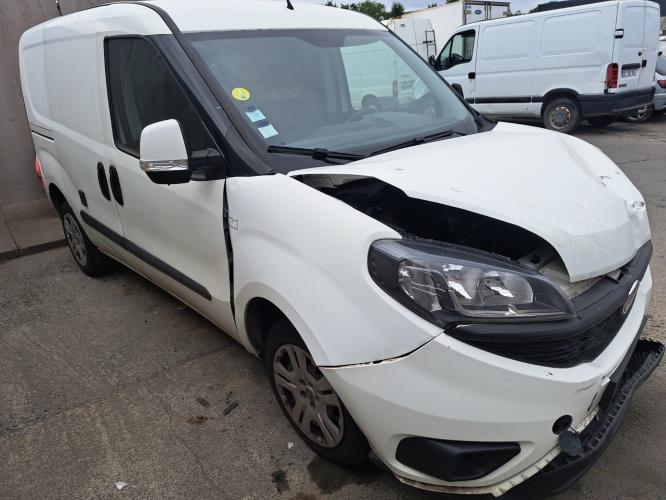 Image Feu arriere principal gauche (feux) - FIAT DOBLO 2