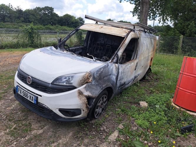 Image Porte de coffre droit - FIAT DOBLO 2
