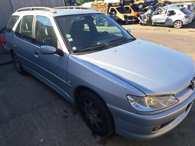Image Feu arriere principal gauche (feux) - PEUGEOT 306
