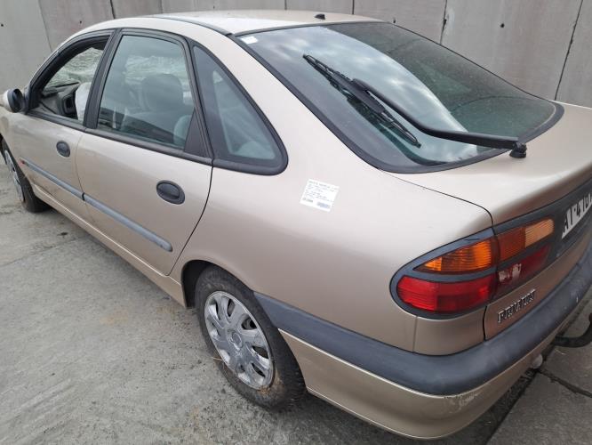 Image Feu arriere principal gauche (feux) - RENAULT LAGUNA 1