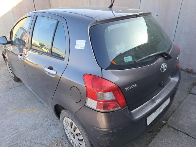 Image Feu arriere principal droit (feux) - TOYOTA YARIS 2