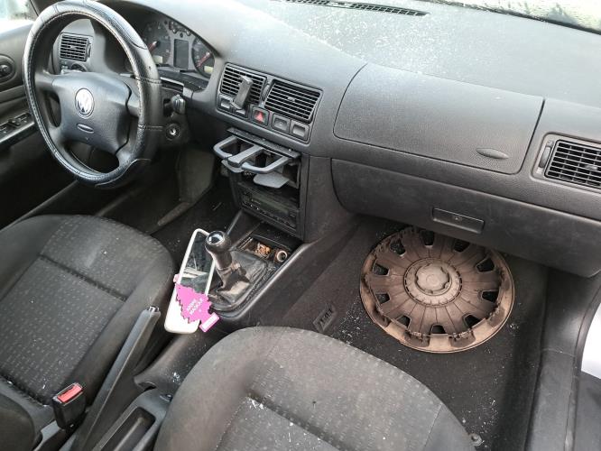 Image Porte avant droit - VOLKSWAGEN GOLF 4