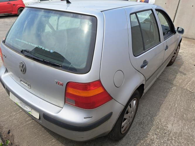 Image Plage arriere - VOLKSWAGEN GOLF 4