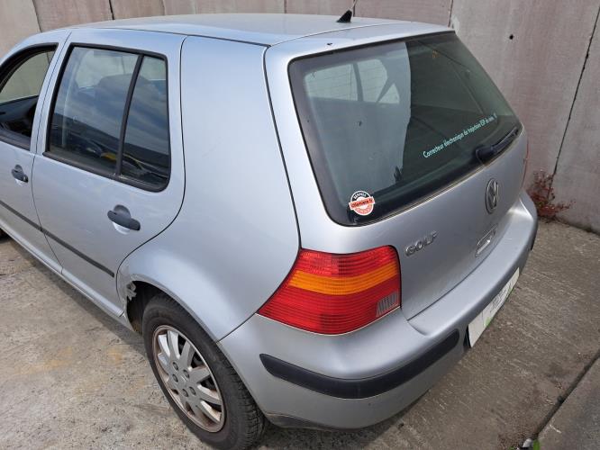Image Plage arriere - VOLKSWAGEN GOLF 4