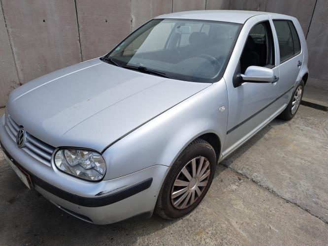 Image Plage arriere - VOLKSWAGEN GOLF 4