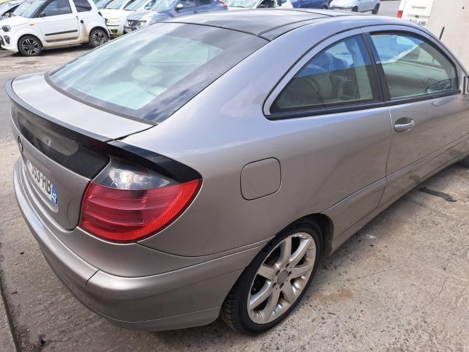 Image Autoradio d'origine - MERCEDES CLASSE C 203 COUPE SPORT
