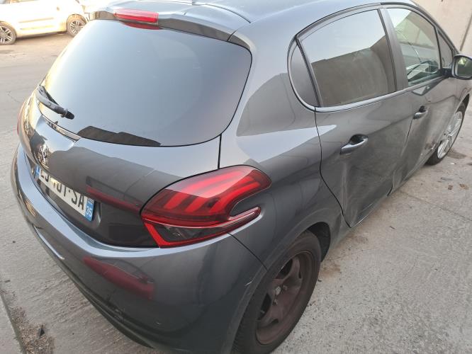 Image Ecran GPS - PEUGEOT 208 1