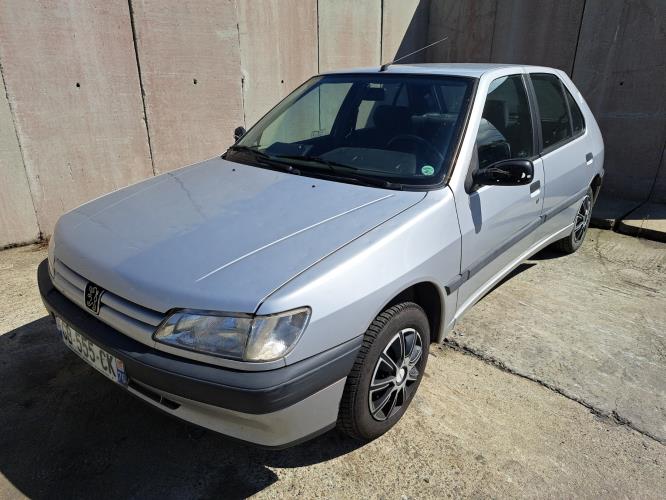 Image Feu arriere principal droit (feux) - PEUGEOT 306