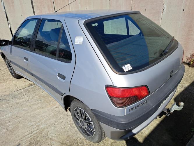 Image Feu arriere principal droit (feux) - PEUGEOT 306
