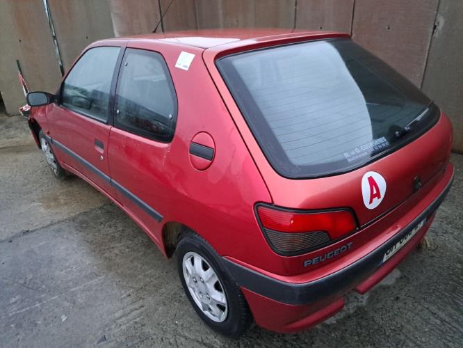 Image Plage arriere - PEUGEOT 306