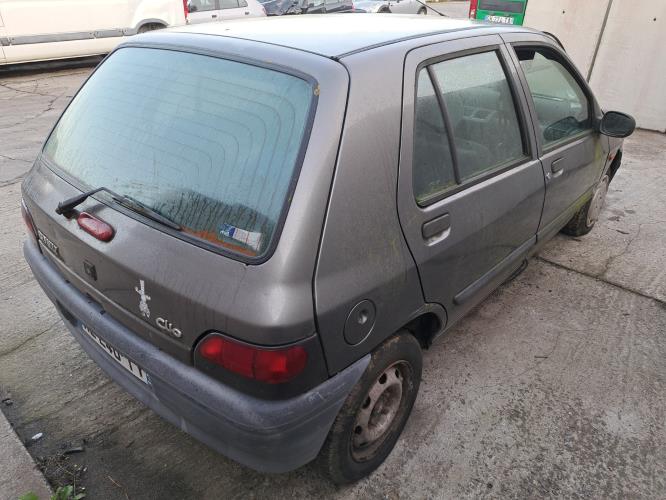 Image Pare choc arriere - RENAULT CLIO 1