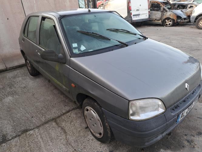 Image Pare choc arriere - RENAULT CLIO 1
