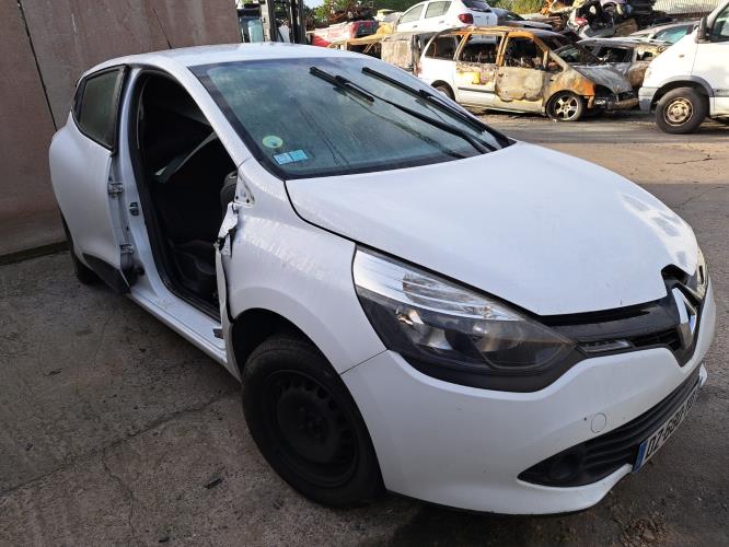 Image Feu diurne avant gauche - RENAULT CLIO 4