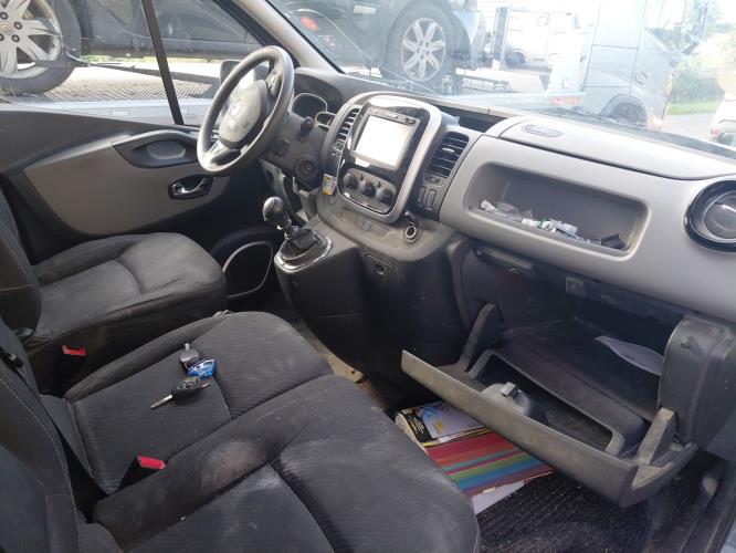 Image Feu arriere principal gauche (feux) - RENAULT TRAFIC 3 COURT